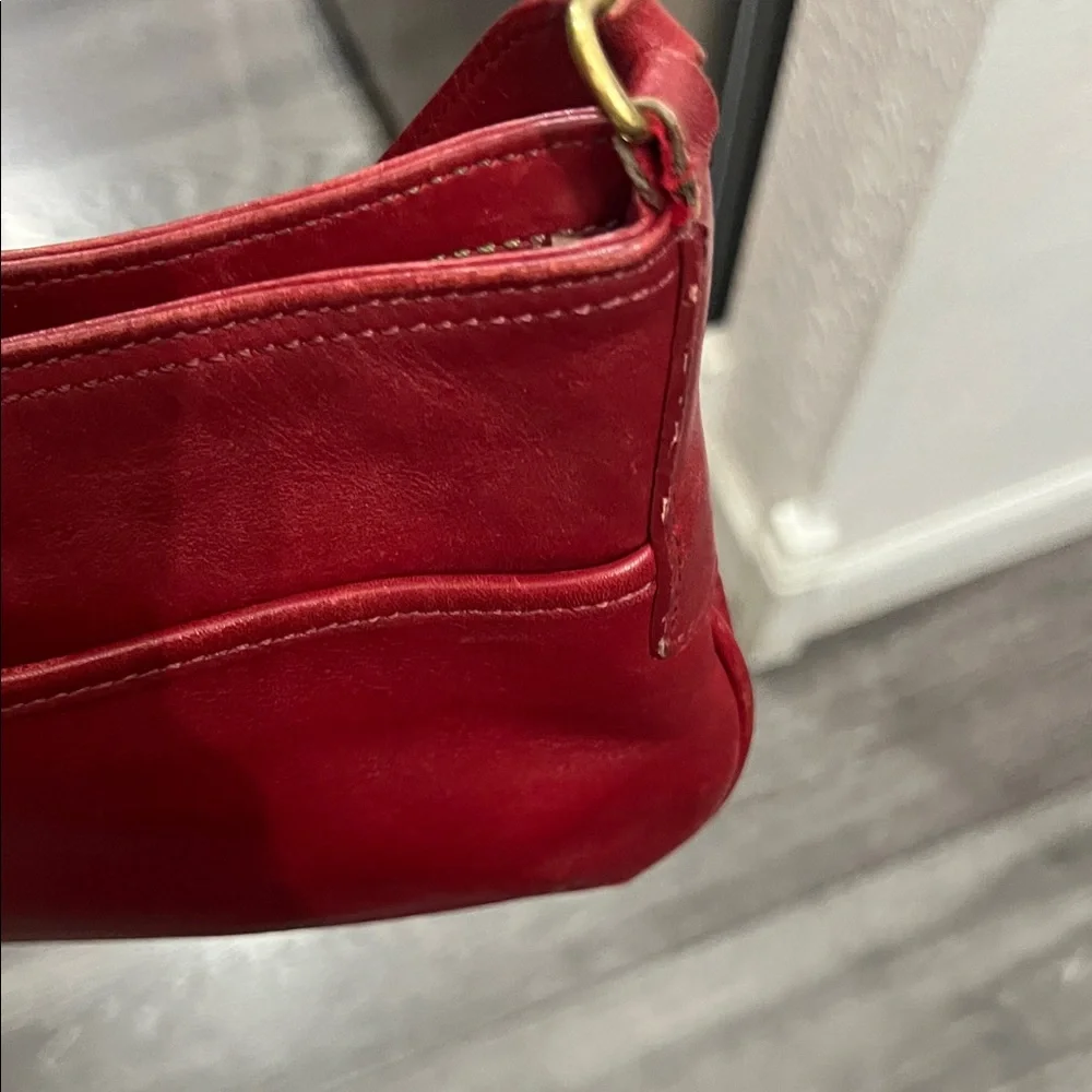 Chic Burgundy Leather Shoulder Bag - Picture 8 of 14